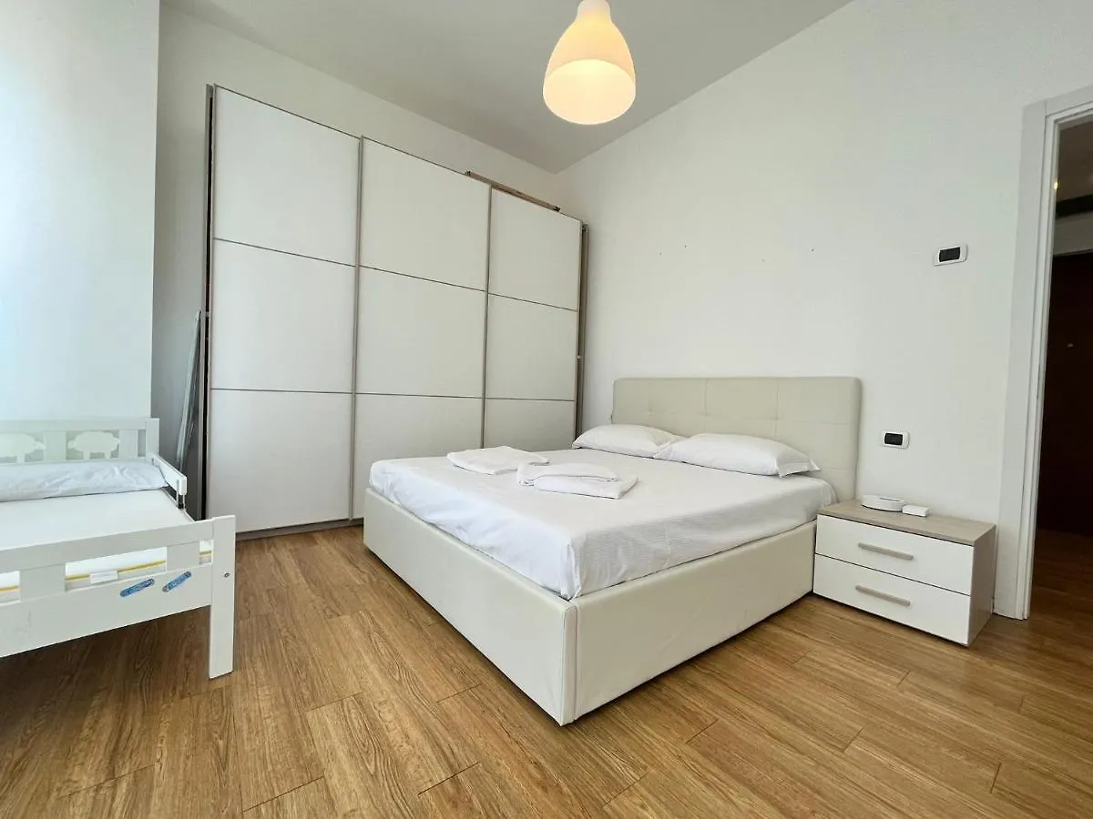 Apartment Kibilu - Via Stampa - City Centre - Duomo Milan Italy